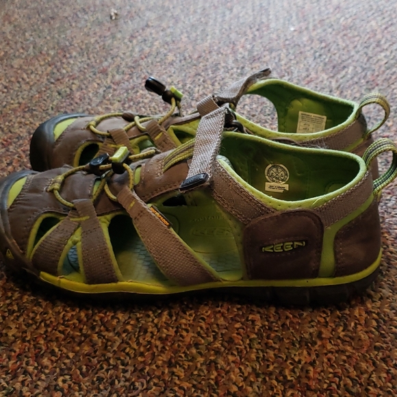 SOLD Kids KEEN amphibian shoes - Picture 2 of 3